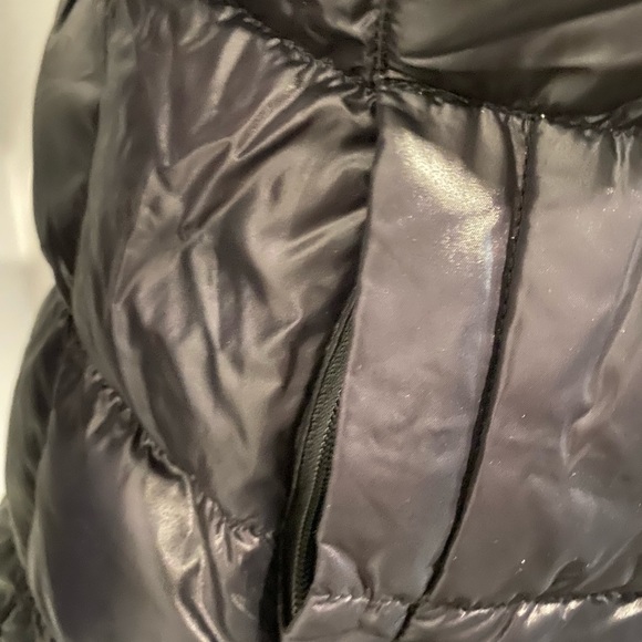 North Face Puff Jacket in Juniors Medium Great Condition - Picture 5 of 11